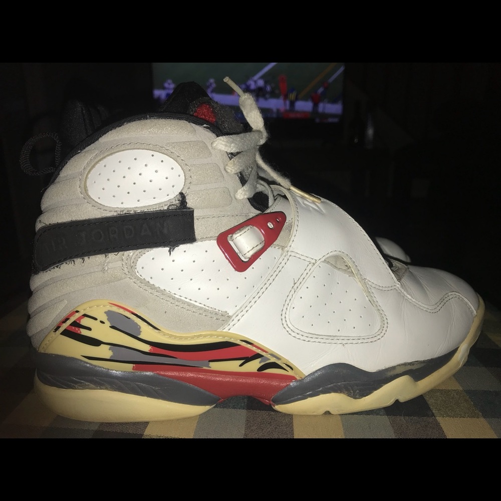 2002 Jordan 8 “Bugs Bunny”
